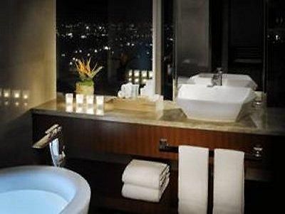 Radisson Royal Hotel Дубай Экстерьер фото